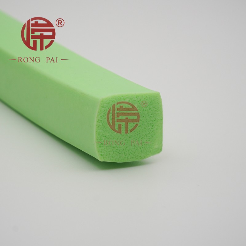 矽膠發（fā）泡條是新能源技術鋰電池的最好的選擇　-常州成人羞羞视频在线观看网站橡塑製品有限公司