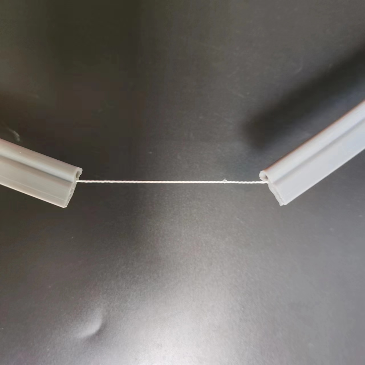 成人羞羞视频在线观看网站抗拉伸耐候矽膠條：以＞80%強（qiáng）度保持（chí）率，破解日曬脆化斷裂（liè）難題